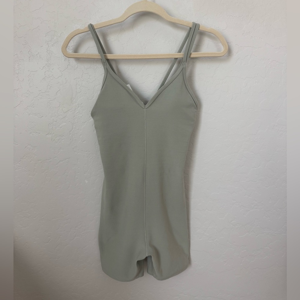 ALO Yoga Sage Green Chemise